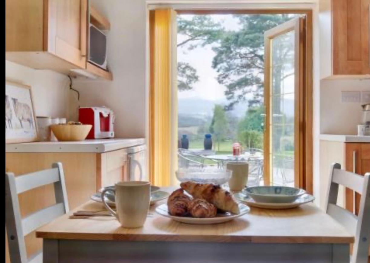 Mountain View Cottage, Hot Tub , Stunning Views Llanhamlach Exteriér fotografie