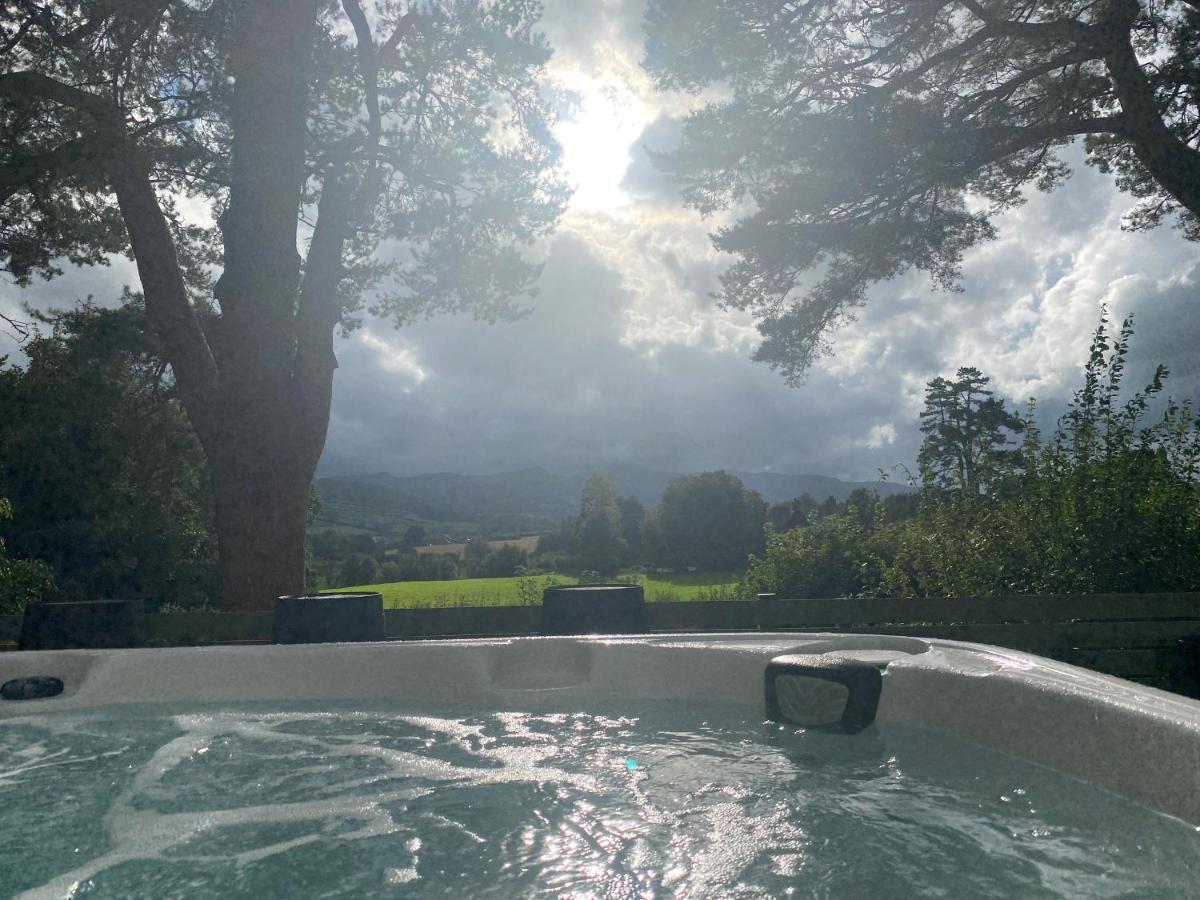 Mountain View Cottage, Hot Tub , Stunning Views Llanhamlach Exteriér fotografie