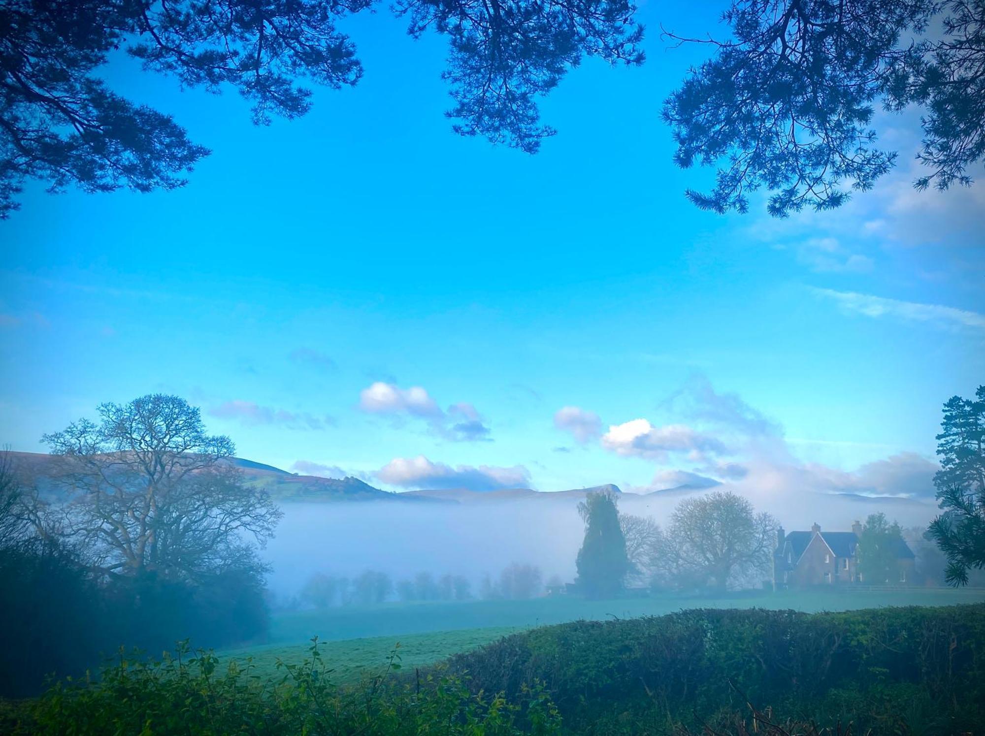 Mountain View Cottage, Hot Tub , Stunning Views Llanhamlach Exteriér fotografie